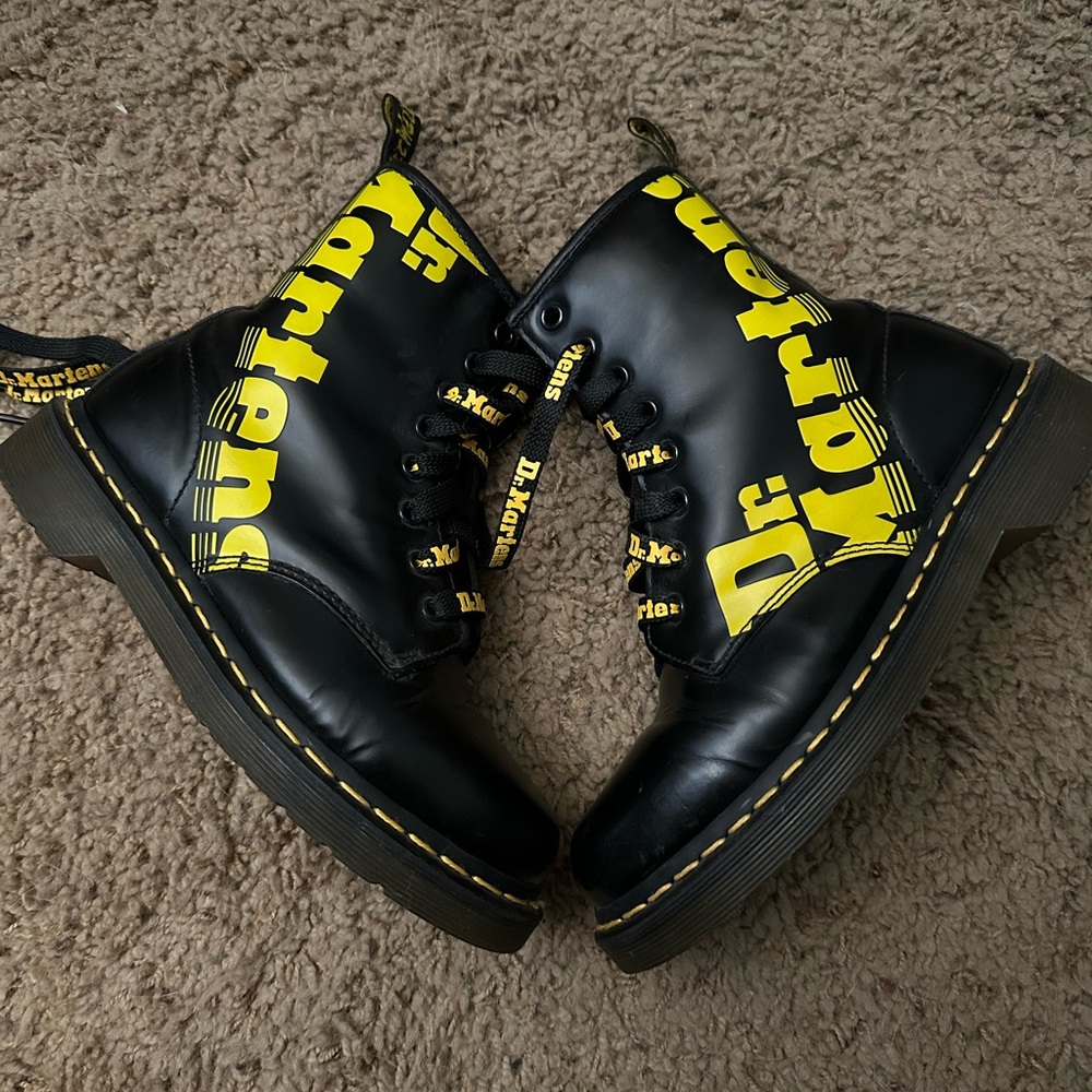 Hyper Rare Dr Martens 1b89 - image 1